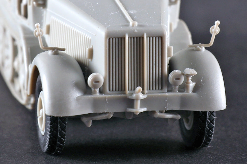 Trumpeter 07403 German Sd.Kfz. 8 schwerer Zugkraftwagen 12t 1/72 – immagine 9