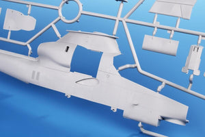 Kit de maquette haute technologie Special Hobby 32086 Cobra « Marines/US Navy » au 1/32 – image 6
