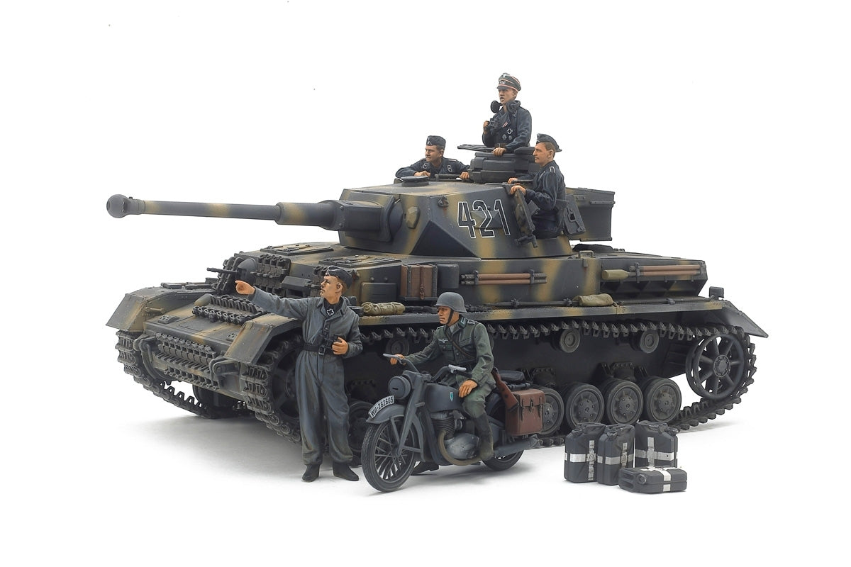 Tamiya 25209 Panzerkampfwagen IV Ausf G. Early Production &amp; Motorcycle Eastern Front 1/35