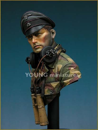 Young Miniatures YM1805 SS Panzer Officer Normandie 1944 1/10 – Bild 2