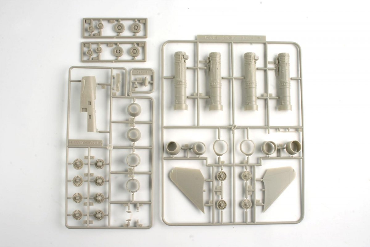 KA Models KP-72002A F-14A PLUS Tomcat &amp;quot;SantaCat&amp;quot; (ex Fujimi) 1/72 – immagine 13