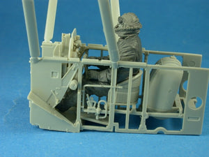 Copper State Models F32-038 Seated RFC Pilot in Sidcot suit 1/32 – immagine 4