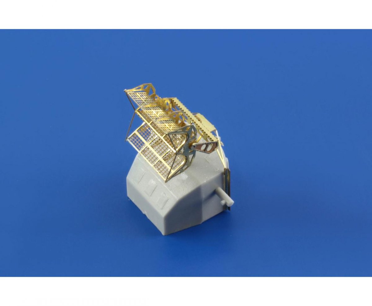 Eduard 53129 USS Hornet CV-8 part 2 - radar antennas MERIT 1/200 – Bild 6