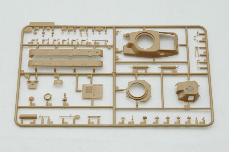 Trumpeter 00352 France 39(H) TANK SA 38 37mm gun 1/35 – Bild 5
