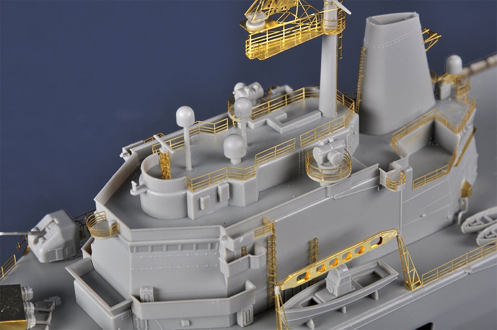 Trumpeter 05635 French Navy Helicopter Cruiser Jeanne dArc 2008 1/350 – Bild 11
