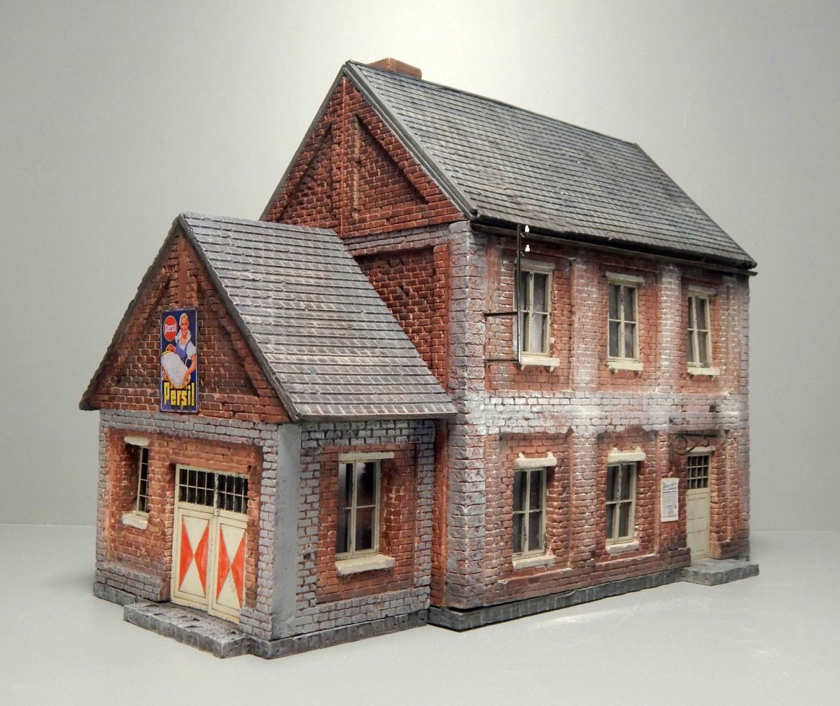 RT-Diorama 35210 Town House (Modular System) 1/35 – immagine 8