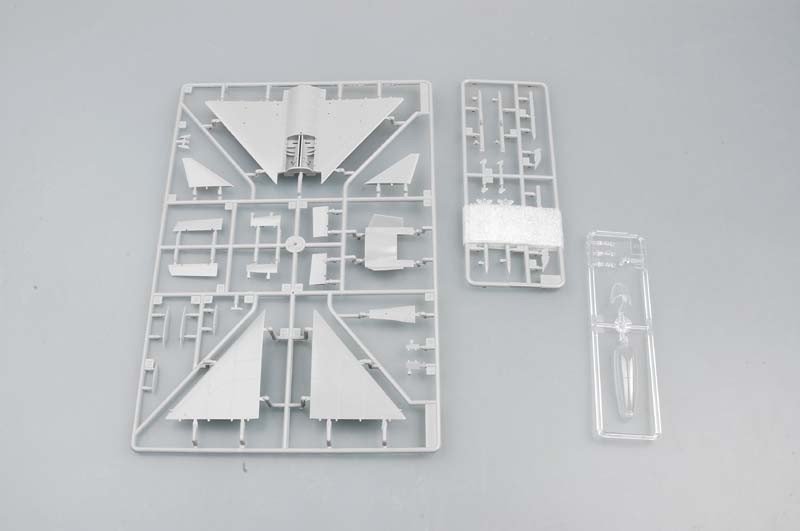 Trumpeter 01644 Chasseur chinois J-10S (1/72) – image 3