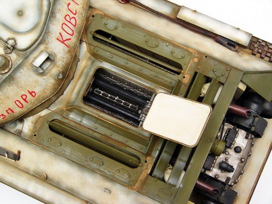 Trumpeter 00905 T-34/76 Model 1942 1/16 – image 9