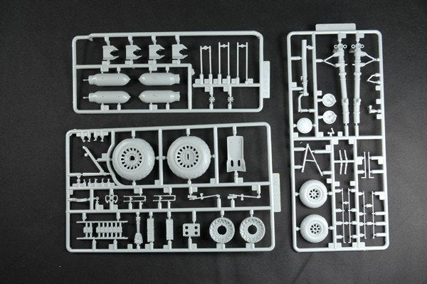 HK Models 01E02 B-25J Mitchell &amp;quot;Strafer&amp;quot; 1/32 – imagen 16