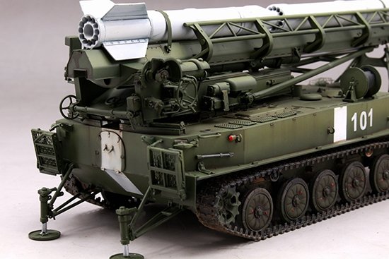Trumpeter 09545 2P16 Launcher with Missile of 2k6 Luna (FROG-5) 1/35 – zdjęcie 11