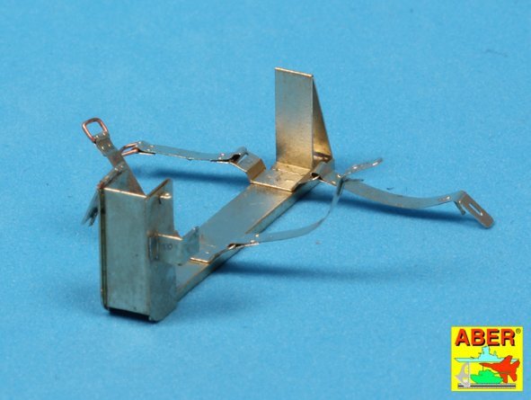 Aber 16027 Fire extinguisher with brackets used on German tanks, assault guns and other vehicles 1/16 – imagen 4