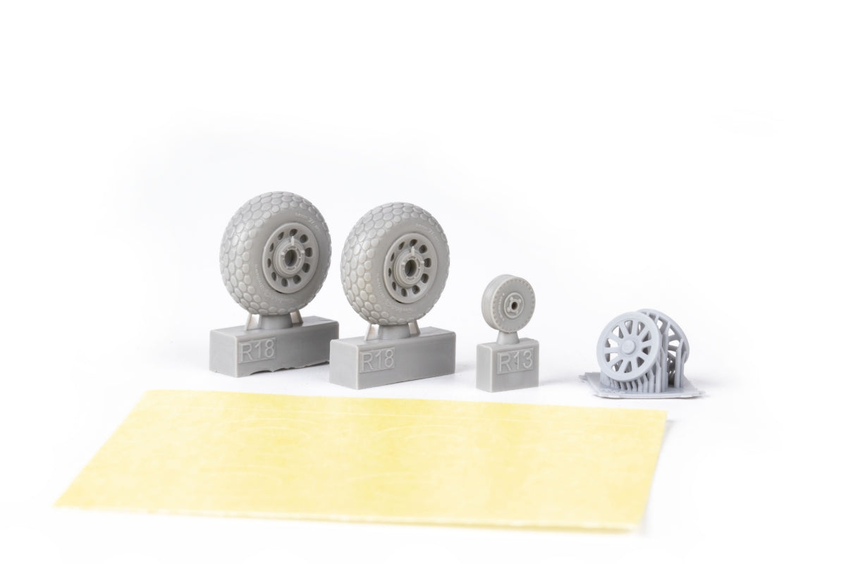 Roues Eduard 648987 P-51B / C à bande de roulement ovale EDUARD 1/48 – image 4