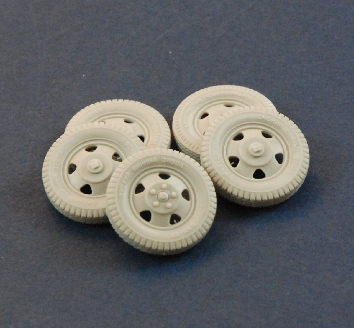 Panzer Art RE35-240 Road wheels for GAZ-AAA (Omskij Zavod) 1/35 – image 2
