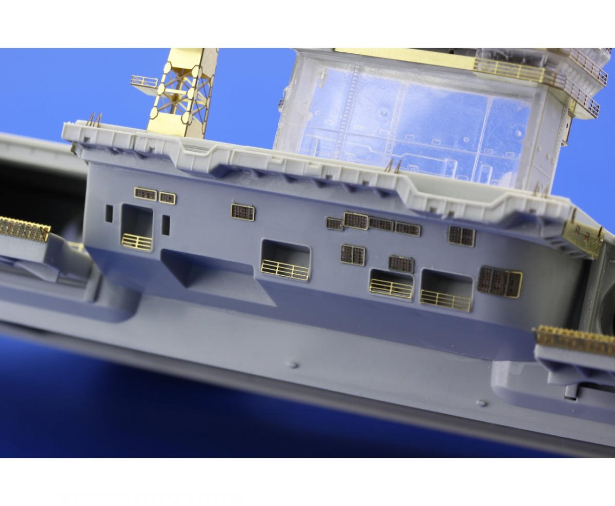 Eduard 17029 USS Nimitz CVN-68 TRUMPETER 1/700 – Bild 7