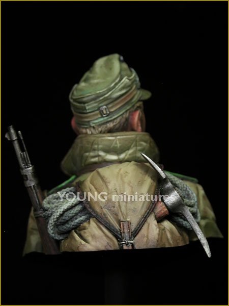 Young Miniatures YM1836 GERMAN GEBIRGSJAGER 1942 1/10 – image 6