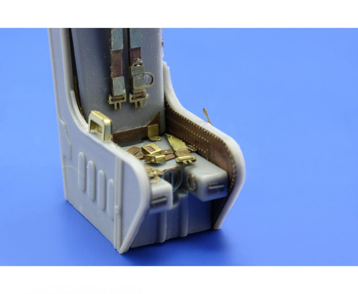 Eduard 32783 A-4F Escapac IA-1 seatbelts 1/32 Trumpeter – imagen 4