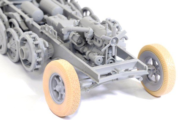 Dragon 6525 Sd.Kfz.7/1 2cm Flakvierling 38 auf Selbstfahrlafette 1/35 – image 4