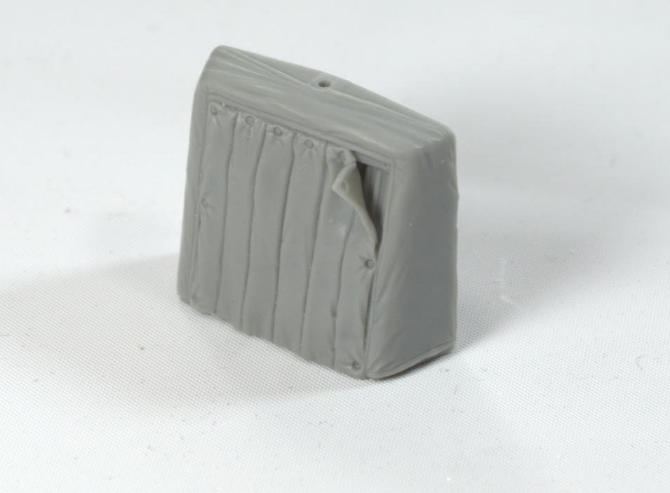Panzer Art RE35-308 Sd.Kfz 7 Engine deck with canvas cover (Trumpeter kits) 1/35 – image 2