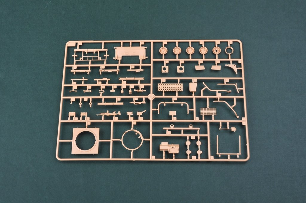 Hobby Boss 82450 RSOV with MG 1/35 – Bild 5
