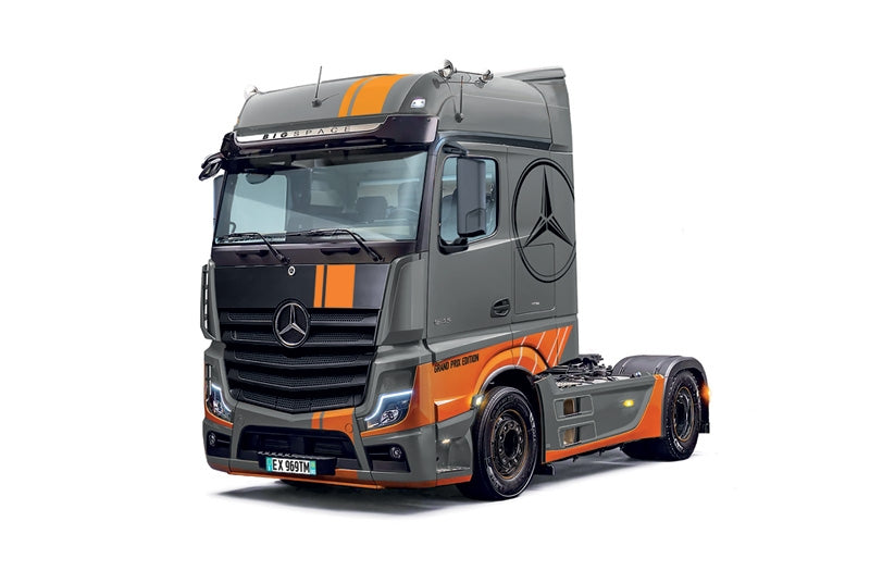 Italeri 3968 MB Actros MP4 Big Space - Édition Grand Prix 1/24