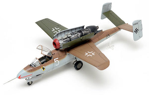 Cyber Hobby 5564 Heinkel He 162A-2 Salamander 1/48 – imagen 2