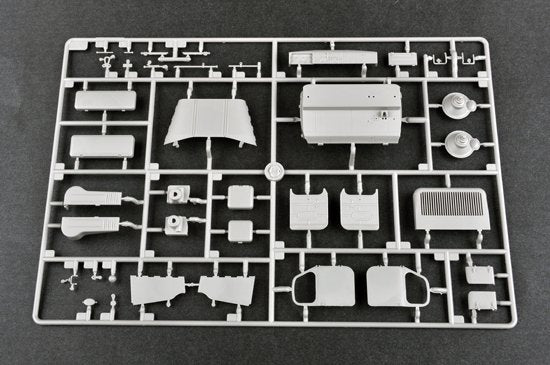 Trumpeter 09501 AT-T Artillery Prime Mover 1/35 – zdjęcie 7