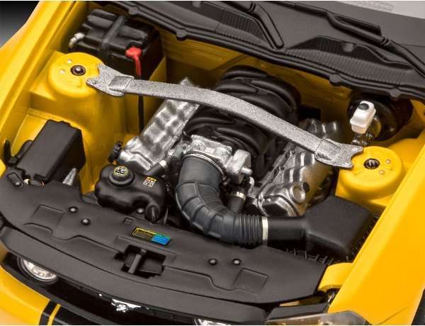 Revell 07046 Mustang GT 2010 Model Kit 1/25 – zdjęcie 5