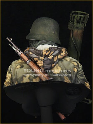 Young Miniatures YM1865 German Waffen SS with Panzerschreck 1/10 – imagen 4
