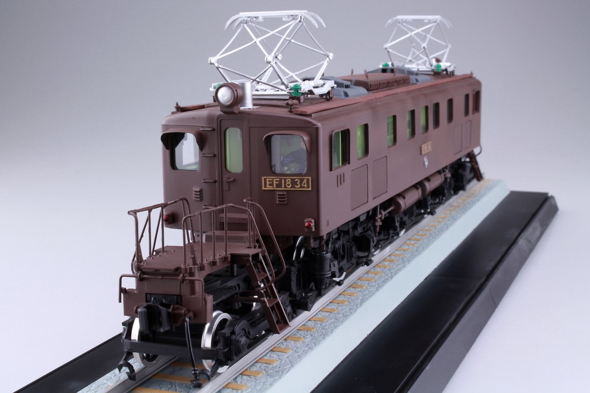 Aoshima 05504 Electric locomotive EF18 1/50 – image 2