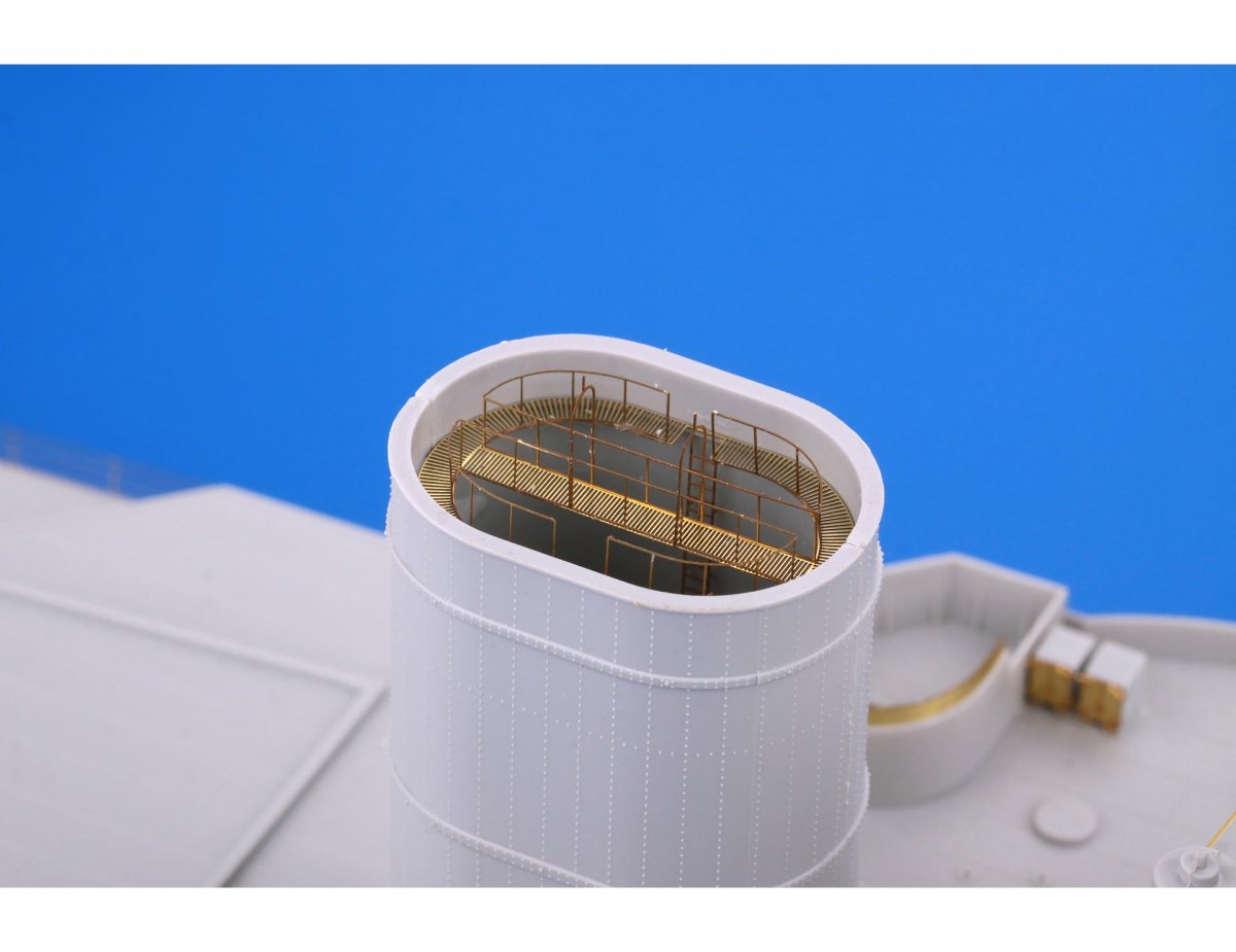 Eduard 53194 HMS Hood partie 6 superstructure TRUMPETER 1/200 – image 5