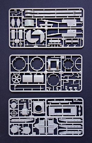 Roden 812 Holt 75 Artillery tractor 1/35 – Bild 2