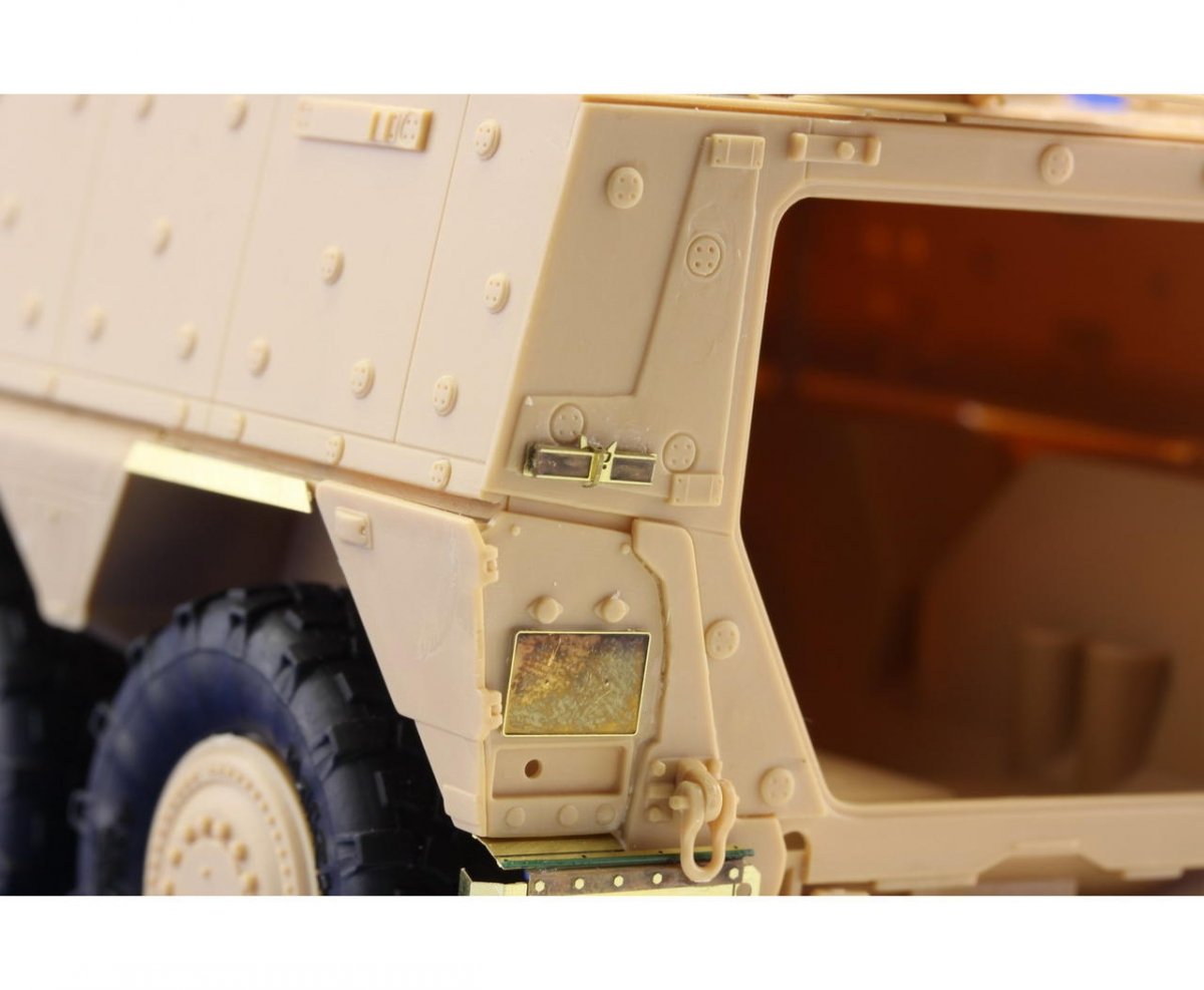Eduard 36215 Boxer MRAV 1/35 Hobby Boss – zdjęcie 10