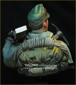 Young Miniatures YM1896 German WWII Ski Jaeger 1/10