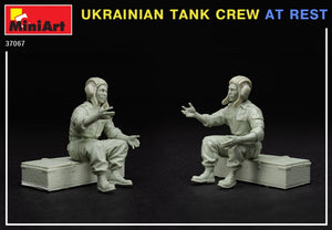 MiniArt 37067 UKRAINIAN TANK CREW AT REST 1/35 – image 4