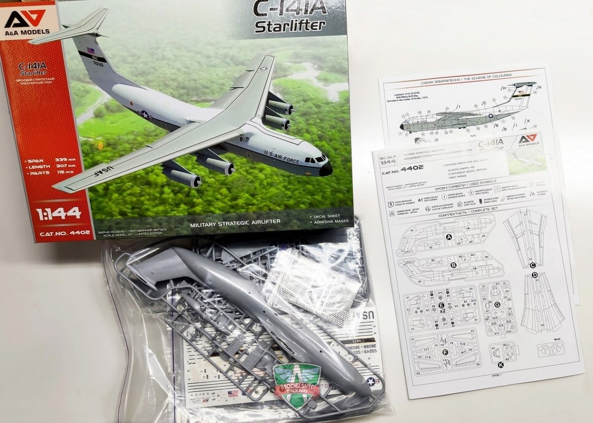 A&amp;amp;A Models 4402 C-141A Military Strategic Airlifter 1/144 – Bild 2