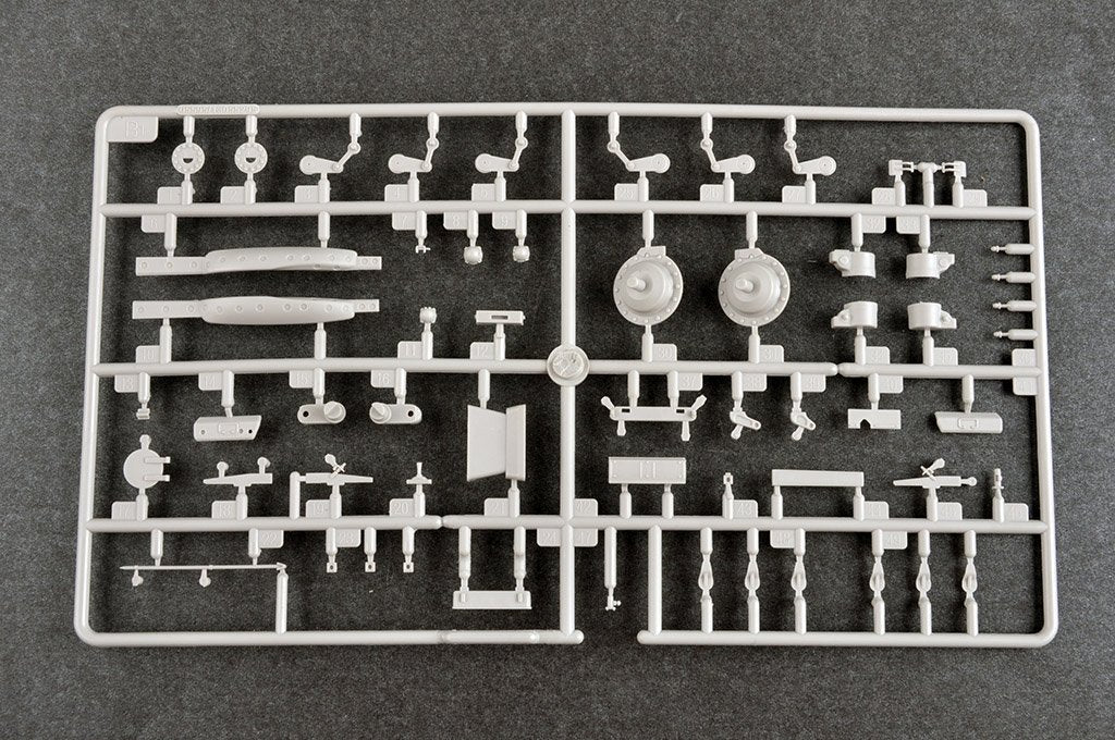 Trumpeter 09601 Soviet Obj.172 T-72 Ural 1/35 – image 11