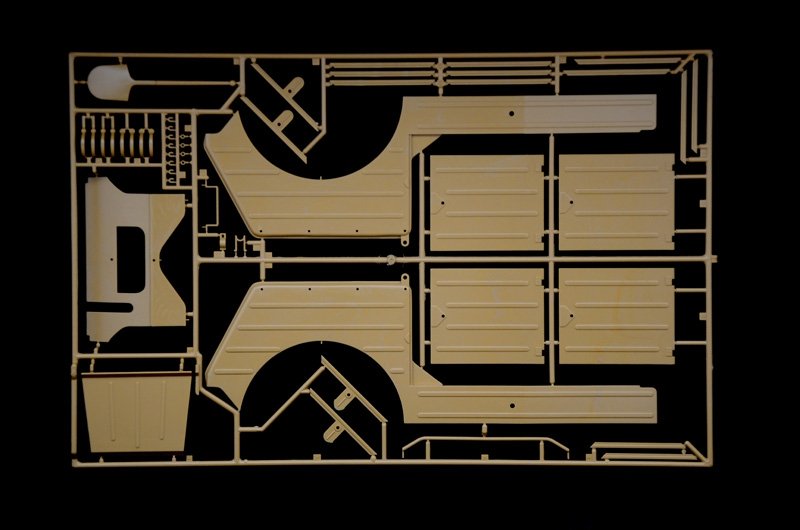 Italeri 7405 Kdf. 1 Typ 82 Kübelwagen 1/9 – imagen 4