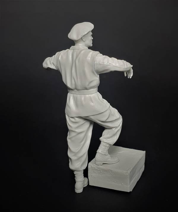 Panzer Art FI35-167 British tank loader coverall 1/35 – image 5