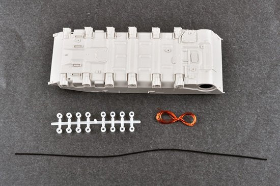 Trumpeter 09555 Russian T-72B1 MBT (w/kontakt-1 reactive armor) 1/35 – Bild 4