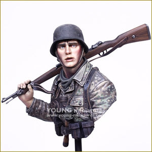 Young Miniatures YM1895 Young German Soldier WWII 1/10 – Bild 6