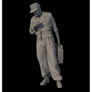 Panzer Art FI35-090 Waffen-SS tanker carrying fuel canister 1/35
