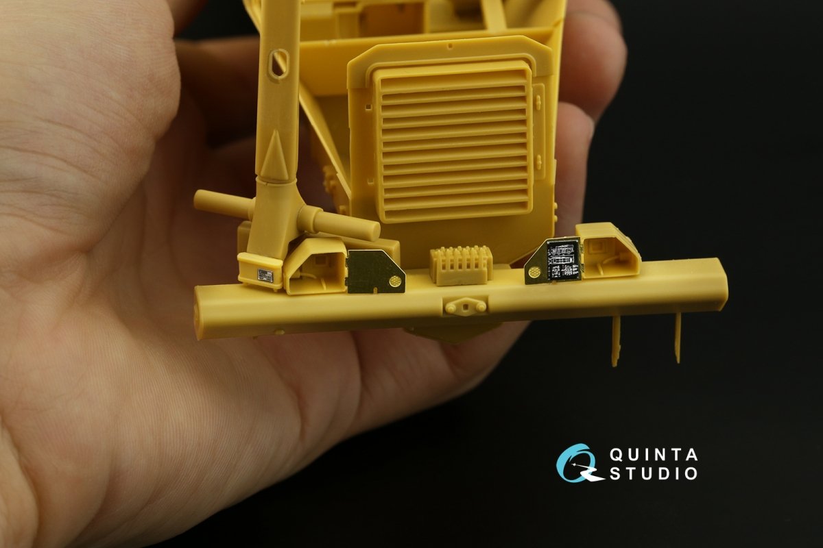 Intérieur imprimé en 3D et coloré sur papier décalcomanie pour le Buffalo 6x6 MPCV de Quinta Studio (Bronco) à l&amp;#39;échelle 1/35 – image 10