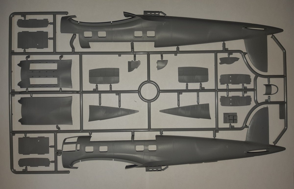 ICM 48264 He 111H-20, WWII German Bomber 1/48 – Bild 7
