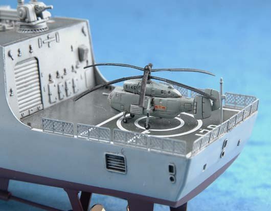 Trumpeter 04530 PLA Navy Type 052C DDG-170 LanZhou 1/350 – immagine 10
