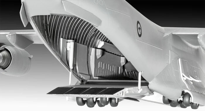 Revell 03747 Boeing C-17A Globemaster III 1/144