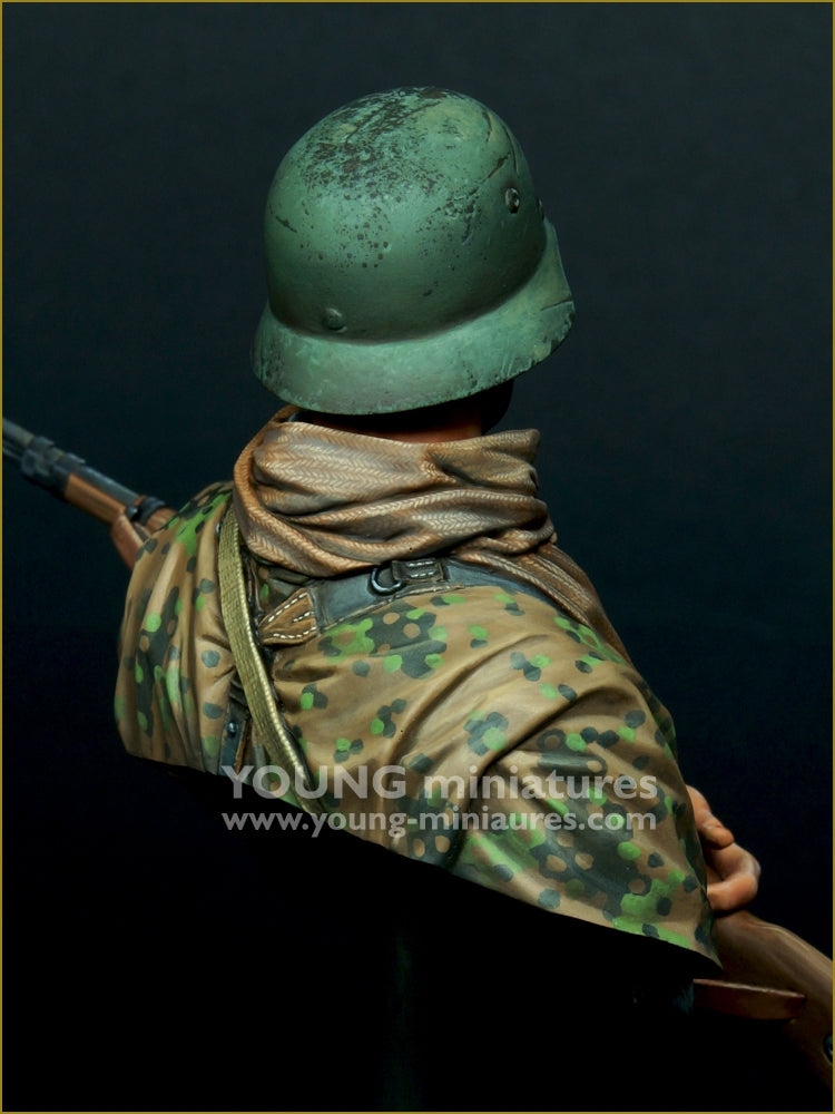 Young Miniatures YM18101 Young German Infantryman WWII 1/10