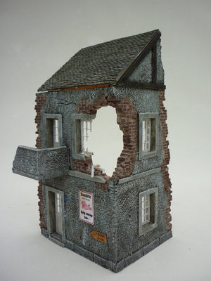 RT-Diorama 35175 Damaged Village House 1/35 – image 4
