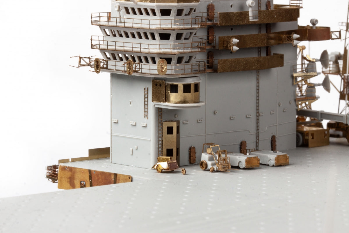 Eduard 53301 USS Nimitz CVN-68 part 7 Trumpeter 1/350 – Bild 10