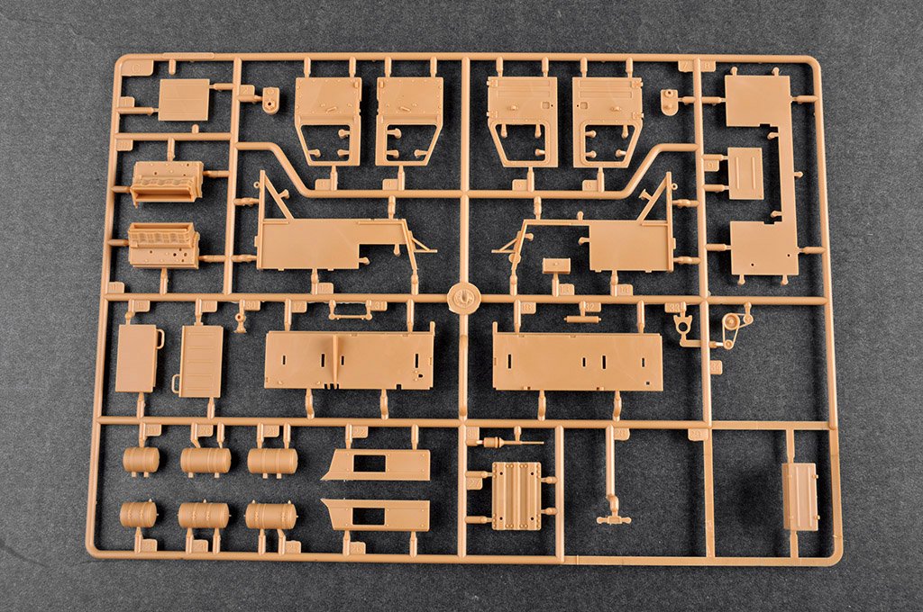 Trumpeter 01086 BAZ-6403 with ChMZAP-9990-071 trailer 1/35 – Bild 13