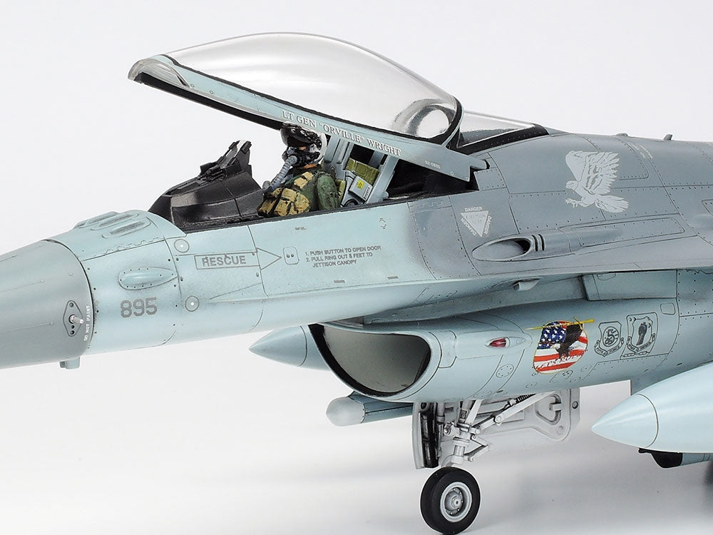 Tamiya 61098 F-16CJ Fighting Falcon 1/48 – image 3